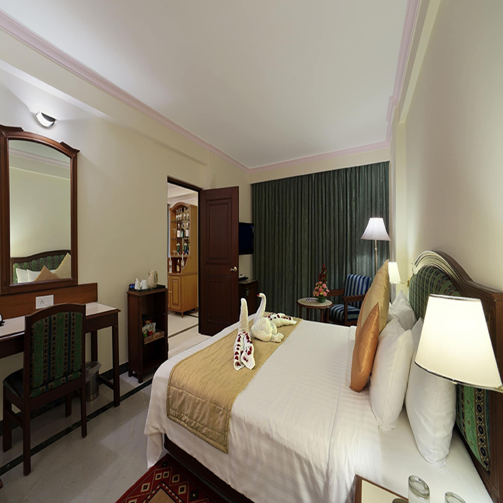 Radha Regent, Hotel 3*