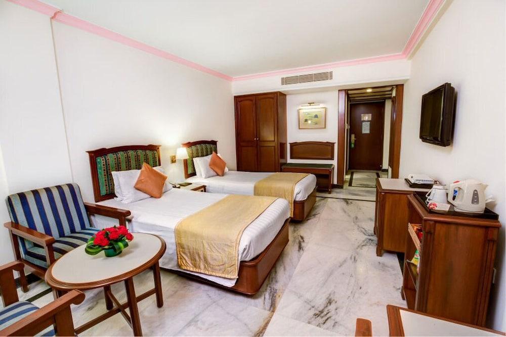 Radha Regent, Hotel 3*